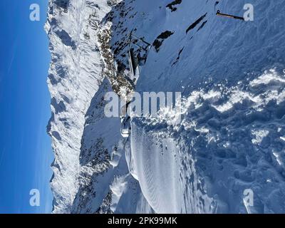 Blick vom Hinteren Wurmkogel im Skigebiet Hochgurgl-Obergurgl im hinteren Ötztal, alpines Panorama, Sonne, Berge, unzählige Gipfel, Natur, Aktivität, Ötztal, Sölden, Hochgurgl, Tirol, Österreich Stockfoto