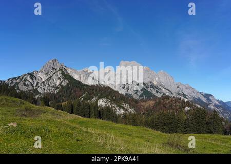 Österreich, Provinz Salzburg, Pinzgau, Naturpark Weißbach, Hirschbichl, Litzlalm, Blick auf Reiteralpe im Berchtesgadener Land Stockfoto