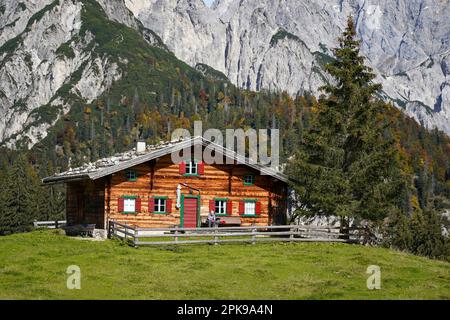 Österreich, Provinz Salzburg, Pinzgau, Naturpark Weißbach, Hirschbichl, Litzlalm, die Alpenhütte von Gramlerkaser Stockfoto