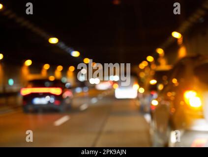 Deutschland, Bayern, München, Mittlerer Ring, Verkehr, Abends, Fahren mit schlechtem Sehvermögen, Kurzsichtigkeit, Alkohol und Fahren, fahruntauglich, Autos verschwommen, Unscharf, Lichtpunkte Stockfoto