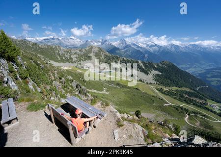 Speikboden, Sand in Taufers, Provinz Bozen, Südtirol, Italien. Ein Kletterer auf dem Speikboden über Ferrata Stockfoto