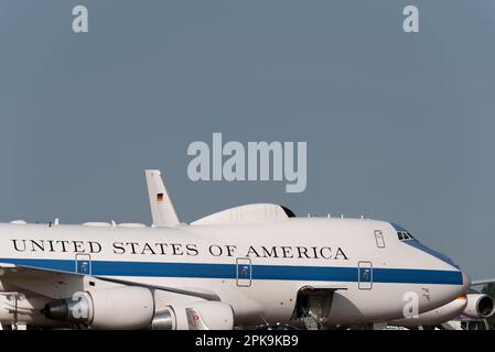 US Air Force Boeing E-4B Advanced Airborne Command Post, Spitzname Doomsday Flugzeug. Amerikanisches Präsidentenkommando, Flugzeugpost. Auf der RIAT Airshow, Großbritannien Stockfoto