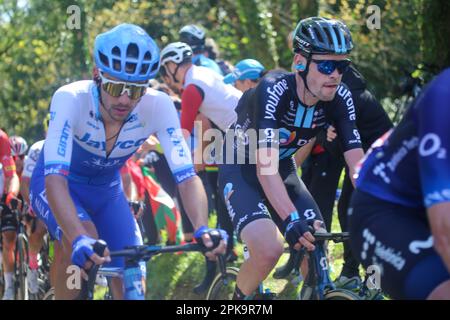 Zizurkil, Spanien. 05. April 2023. Der Fahrer von Team Jayco Alula, Simon Yates während der 3. Etappe des Baskenlandes Itzulia 2023 zwischen Errenteria und Amasa-Villabona am 05. April 2023 in Zizurkil, Spanien. (Foto: Alberto Brevers/Pacific Press/Sipa USA) Guthaben: SIPA USA/Alamy Live News Stockfoto