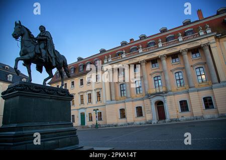 06.05.2018, Deutschland, Thüringen, Weimar - Hauptgebäude (1770) der Hochschule für Musik FRANZ LISZT Weimar am Platz der Demokratie, Carl August Stockfoto