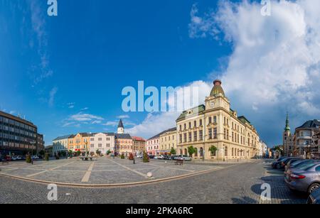 Prerov (Prerau), T. G. Masaryk Square, Prerov Castle in Olomoucky, Olmützer Region, Tschechien Stockfoto