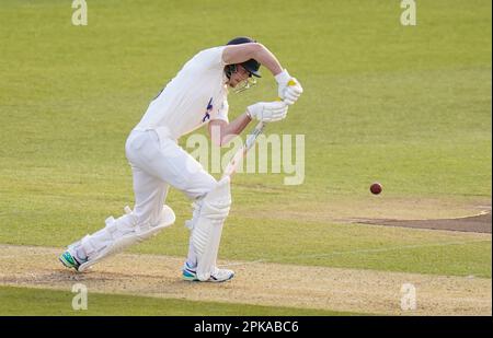 Yorkshires Finlay Bean am ersten Tag des Spiels LV= Insurance County Championship Division Two im Headingley Stadium, Yorkshire. Foto: Donnerstag, 6. April 2023. Stockfoto