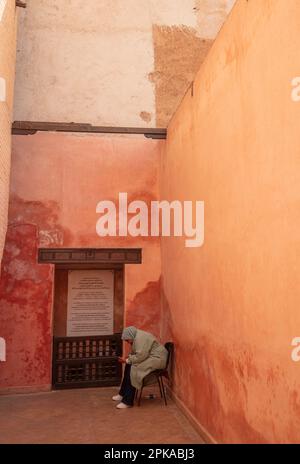 Marokko, Marrakesch, Eingang, Kashba, Saadier-Gräber, Eine Frau Stockfoto