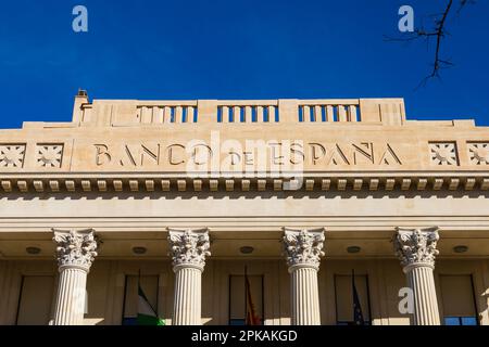 Finanzinstitut Banco de Espana, Bank von Spanien, auf den Säulen. Malaga, Andalusien, Costa del Sol, Spanien. Bankwesen, Geld. Finanzen Stockfoto