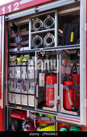 Feuerwehrwagen, Ausrüstung, Einsatzkommando, Tag der offenen Tür bei der Freiwilligen Feuerwehr Schortens, Bezirk Friesland, Niedersachsen, Deutschland Stockfoto