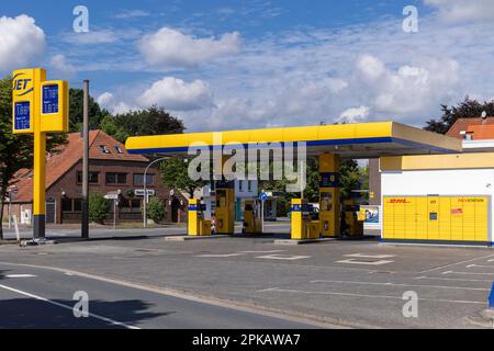 JET-Tankstelle mit DHL Packstation 177, Symbol-Bild, Abholung und Ablieferung rund um die Uhr, Wilhelmshaven, Niedersachsen, Deutschland Stockfoto