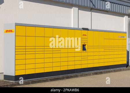 DHL Packstation 123 befindet sich direkt im Lidl Store, Mitscherlichstraße, Wilhelmshaven, Niedersachsen, Deutschland, symbolisches Bild, Abholung und Abgabe von Paketen rund um die Uhr, Stockfoto