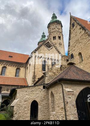 Kirchturm des berühmten Merseburger Doms in Sachsen-Anhalt, Deutschland Stockfoto