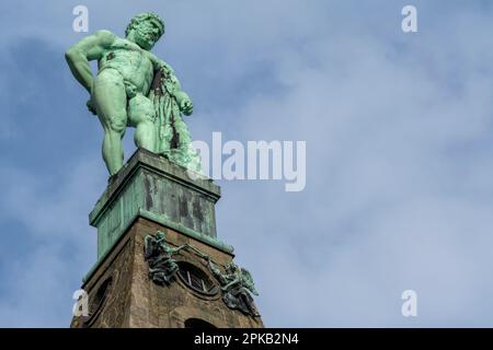 Herkules-Statue im Bergpark Wilhelmshöhe, Wahrzeichen der Stadt Kassel, Hessen, Deutschland Stockfoto