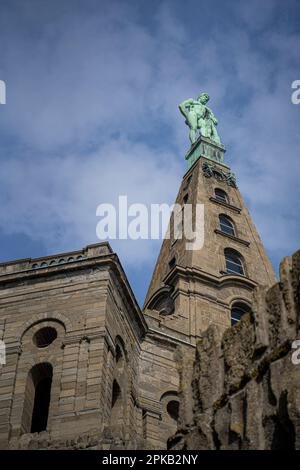 Herkules-Statue im Bergpark Wilhelmshöhe, Wahrzeichen der Stadt Kassel, Hessen, Deutschland Stockfoto