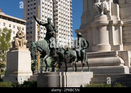 Plaza de Esapana mit Statuen von Don Quijote und Sancho Panza Stockfoto