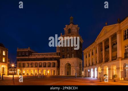 England, Dorset, Dorchester, Poundberry Village, Nachtansicht des Dorfzentrums Stockfoto