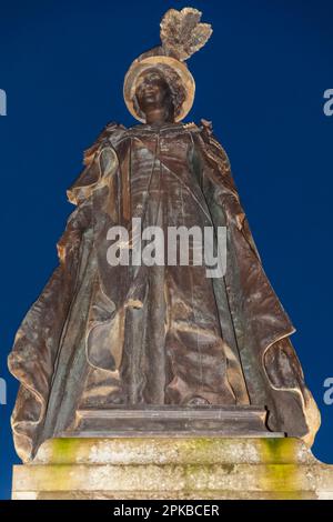 England, Dorset, Dorchester, Poundberry Village, die Queen Mother Statue von Philip Jackson Stockfoto