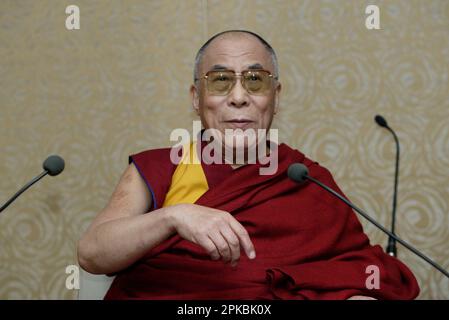 Seine Heiligkeit der 14. Dalai Lama veranstaltet im Rahmen eines elftägigen Besuchs nach Australien (6.-16. Juni) eine Pressekonferenz in Sydney. Sheraton Wentworth Hotel, Sydney, Australien. 14.06.07. Stockfoto