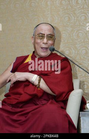 Seine Heiligkeit der 14. Dalai Lama veranstaltet im Rahmen eines elftägigen Besuchs nach Australien (6.-16. Juni) eine Pressekonferenz in Sydney. Sheraton Wentworth Hotel, Sydney, Australien. 14.06.07. Stockfoto