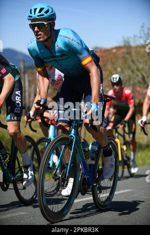 Santa Koloma, Spanien, 06. April 2023: Der Fahrer des Teams von Astana Qazaqstan, Luis Leon Sanchez während der 4. Etappe des Baskenlandes Itzulia 2023 zwischen Santurtzi und Santurtzi am 06. April 2023 in Santa Koloma, Spanien. Kredit: Alberto Brevers / Alamy Live News Stockfoto