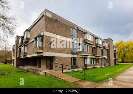 West Court of Churchill College, Teil der University of Cambridge, Ostengland, für Studentenunterkünfte genutzt Stockfoto