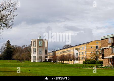 Das Moller Institute auf dem Gelände des Churchill College, Teil der University of Cambridge, Ostengland Stockfoto