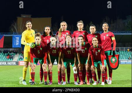 TeamPhoto von Marokko mit Goalkeeper Khadija Er-Rmichi (1 Marokko), Salma Amani (8 Marokko), Yasmin Mrabet (21 Marokko), Rosella Ayane (23 Marokko), Nesryne El Chad (5 Marokko), Ghizlane Chebbak (7 Marokko), Elodie Nakkach (6 13 Marokko), Fatema Segoud, Marokko (20), Saliu (Marokko), Sakoud (2), Salijawa (Marokko), Salijawa (11), Saliu (Marokko), Sakuuuuuuuuuuuuuuuuuu Vor der internationalen Freundschaft zwischen der Tschechischen Republik und Marokko im Letni Stadion, Chomutov. (Sven Beyrich/SPP) Kredit: SPP Sport Press Photo. Alamy Live News Stockfoto