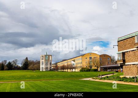 Außenansicht des Moller Institute auf dem Gelände des Churchill College, Teil der University of Cambridge, Ostengland Stockfoto