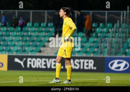Torhüter Khadija Er-Rmichi (1 Marokko) während der internationalen Freundschaft zwischen der Tschechischen Republik und Marokko im Letni-Stadion in Chomutov. (Sven Beyrich/SPP) Kredit: SPP Sport Press Photo. Alamy Live News Stockfoto