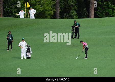 Augusta, USA. 6. April 2023. Viktor Hovland aus Norwegen tritt am 6. April 2023 in der ersten Runde des Masters-Golfturniers 2023 im Augusta National Golf Club in Augusta, USA, an. Kredit: Wu Xiaoling/Xinhua/Alamy Live News Stockfoto