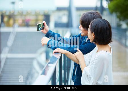 Paar nehmen Selfie mit smartphone Stockfoto