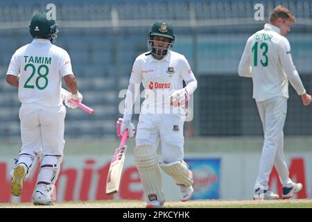 Mushfiqur Rahim und Tamim Iqbal Khan am vierten Tag des alleinigen Testspiels zwischen Bangladesch und Irland in der Sher-e-Bangla National Cricket St. Stockfoto