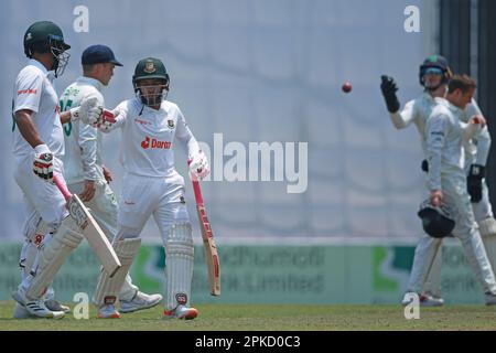 Tamim Iqbal Khan und Mushfiqur Rahim am vierten Tag des alleinigen Testspiels zwischen Bangladesch und Irland in der Sher-e-Bangla National Cricket St. Stockfoto