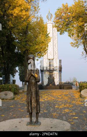 Holodomor Memorial, Denkmal zu Ehren der Opfer der Hungersnot, Park der ewigen Herrlichkeit, Vitshnoji Slavy Park, Kiew, Ukraine Stockfoto