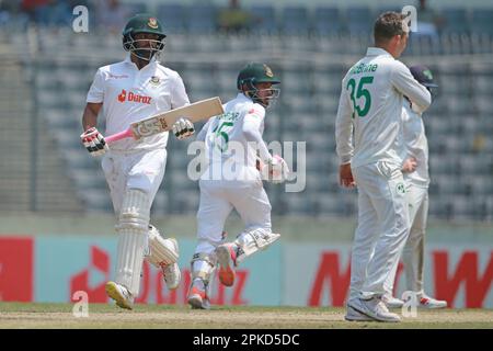 Tamim Iqbal Khan und Mushfiqur Rahim am vierten Tag des alleinigen Testspiels zwischen Bangladesch und Irland in der Sher-e-Bangla National Cricket St. Stockfoto