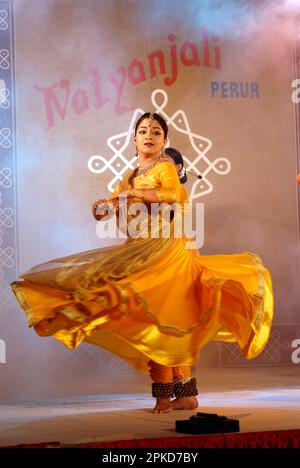 Kathak-Tanz im Natiyanjali-Festival im Perur-Tempel, Tamil Nadu, Indien Stockfoto