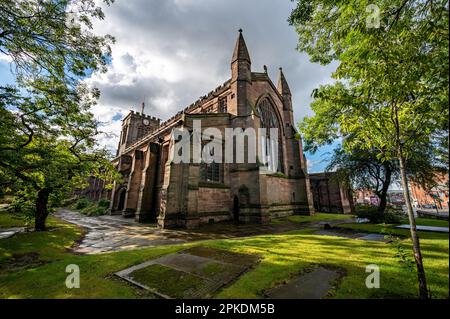 St. Mary's liegt im Zentrum von Leigh am Civic Square, Großbritannien Stockfoto