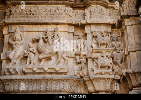 Geschnitzte Säulen von Shri Jagat Shiromani Mandir, einem Hindu-Tempel in Amer, erbaut zwischen 1599 und 1608 v. Chr. von Königin Kanakwati, Jaipur, Rajas Stockfoto