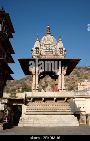 Shri Jagat Shiromani Mandir, ein Hindu-Tempel in Amer, erbaut zwischen 1599 und 1608 v. Chr. von Königin Kanakwati, Jaipur, Rajasthan, Indien Stockfoto