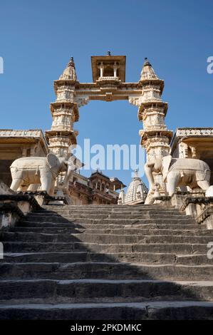 Eintritt zum Shri Jagat Shiromani Mandir, einem hinduistischen Tempel in Amer, der den hinduistischen Göttern Meera bai, Krishna und Vishnu, ja, gewidmet ist Stockfoto