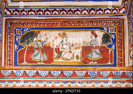 Farbenfrohe mythologische Malerei an der Innenwand des Dr. Ramnath Podar Haveli Museums, eines Museums zum Kulturerbe, das Rajasthani-Lebensstil beherbergt, Stockfoto