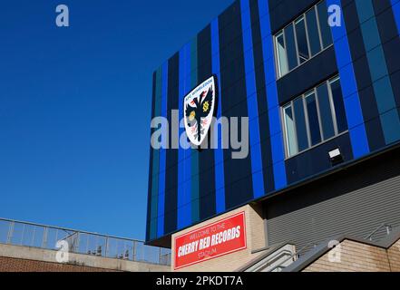 London, Großbritannien. 07. April 2023. London, England, April 7. 2023: Die allgemeine Sicht außerhalb des Cherry Red Records Stadions während des International Friendly Football Match zwischen Australien und Schottland im Cherry Red Records Stadium in London, England. (James Whitehead/SPP) Kredit: SPP Sport Press Photo. Alamy Live News Stockfoto