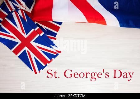 St. Georges Tag. Britisches Urlaubskonzept. Urlaub in Großbritannien. Hintergrund der britischen Flagge. Stockfoto