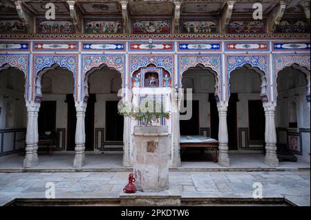 Kamal Morarka Haveli Museum in Shekhawati. Marwari-Händler bauten große Havelis in der Region Shekhawati, die aus dem 17. Bis 19. Jahrhundert stammen Stockfoto