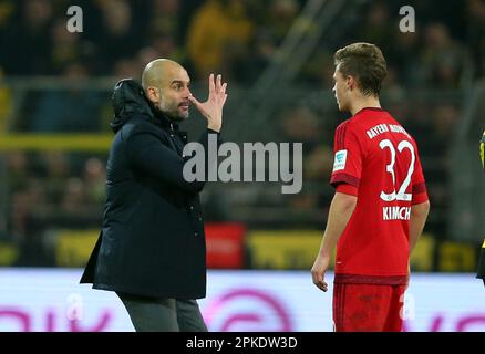 Trainer Pep Josep Guardiola FC Bayern MŸnchen München redet auf Joshua Kimmich FC Bayern MŸnchen ein Borussia Dortmund BVB - FC Bayern MŸnchen 0:0 Fussball 1 . Bundesliga Saison 2015 / 2016 © diebilderwelt / Alamy Stock Stockfoto
