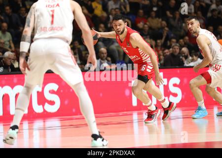 Belgrad, Serbien, 6. April 2023. Kostas Papanikolaou von Olympiacos Piräus fährt während des EuroLeague-Spiels der Turkish Airlines 2022/2023 zwischen Crvena Zvezda mts Belgrad und Olympiacos Piräus in der Halle Aleksandar Nikolic in Belgrad, Serbien, zum Korb. 6. April 2023. Kredit: Nikola Krstic/Alamy Stockfoto