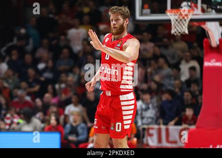 Belgrad, Serbien, 6. April 2023. Thomas Walkup von Olympiacos Piraeus reagiert während des EuroLeague-Spiels der Turkish Airlines 2022/2023 zwischen Crvena Zvezda mts Belgrad und Olympiacos Piraeus in der Halle Aleksandar Nikolic in Belgrad, Serbien. 6. April 2023. Kredit: Nikola Krstic/Alamy Stockfoto