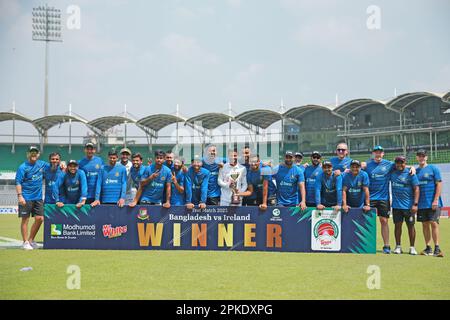 Bangladesch hat Irland eine Sieben-Wicket-Niederlage eingebracht, während die Heimat vor dem Ende der zweiten Sitzung am vierten Tag o ein Ziel mit 138 Runden verfolgt hat Stockfoto