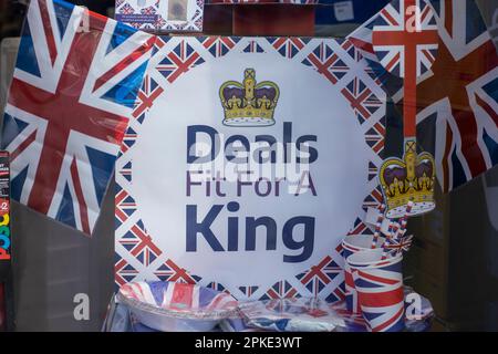 London, Großbritannien. 07. April 2023. London, Vereinigtes Königreich - 7. April 2023: London bereitet sich auf die Krönung von König Karl III vor, die am 6. Mai stattfinden soll. Kredit: Sinai Noor/Alamy Live News Stockfoto