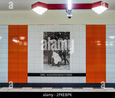 U-Bahn-Station Friedrich-Wilhelm-Platz der Linie U9 in Friedenau, Tempelhof-Schöneberg, Berlin Stockfoto